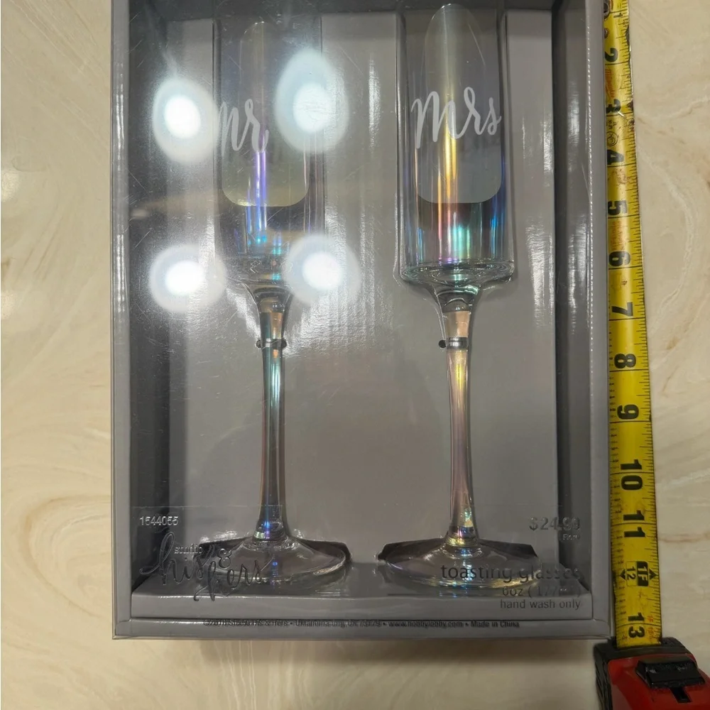Iridescent Mr and Mrs Toasting Glasses Brand New In Box